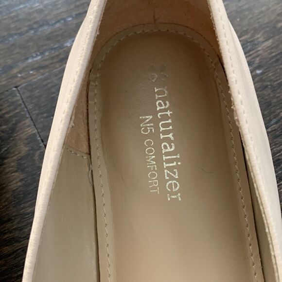 Naturalizer N5 Comfort Flat Shoes - Picture 4 of 9